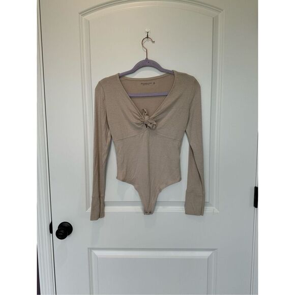 Abercrombie & Fitch Soft A & F Cozy Twist Front Cream Bodysuit Size XS - Picture 1 of 11